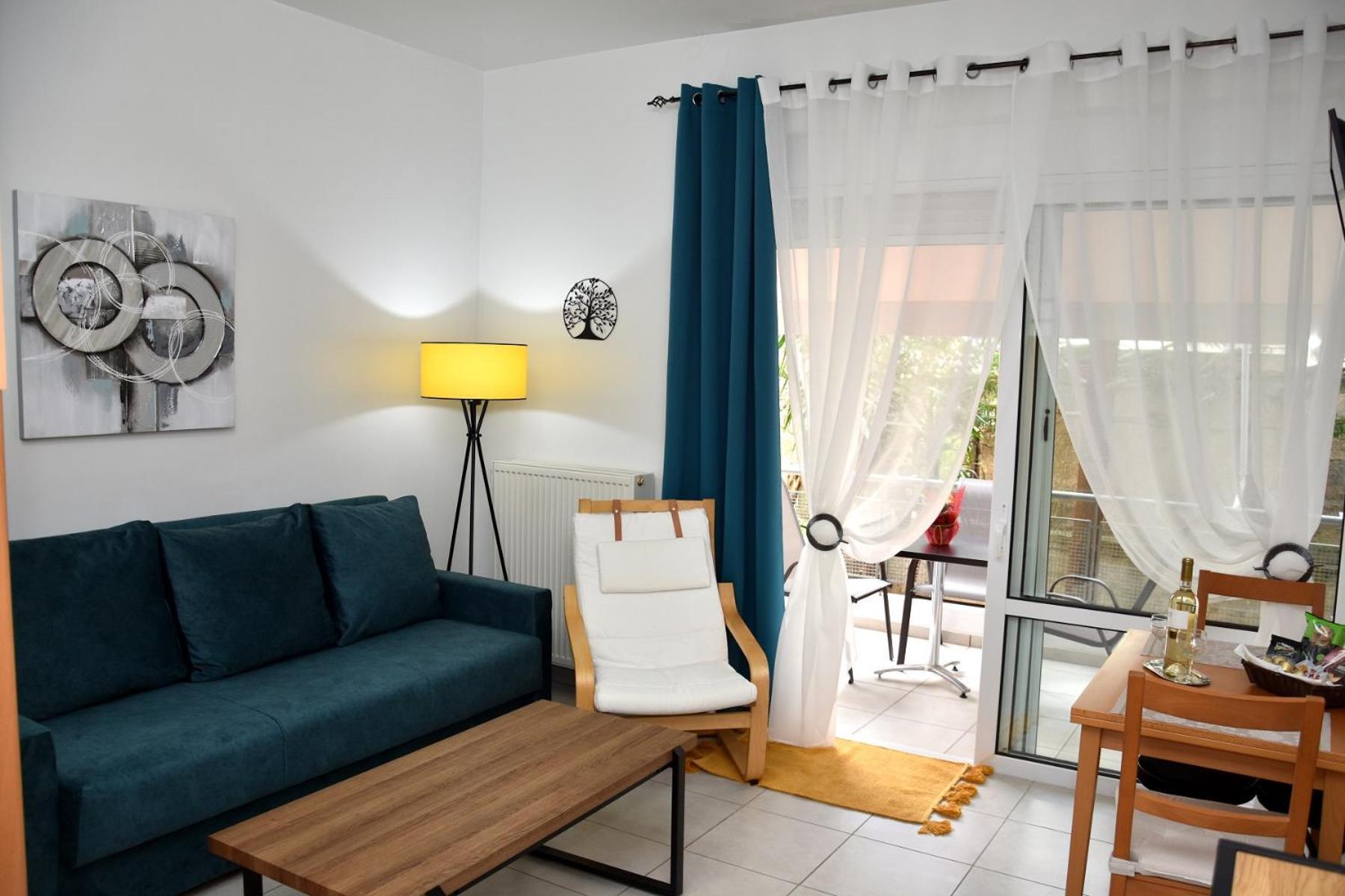 Floras House Apartment